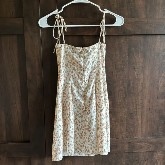 princess polly floral dress - Picture 3 of 3